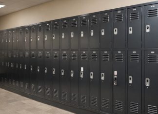 Investir dans des casiers de rangement sécurisés pour téléphones portables