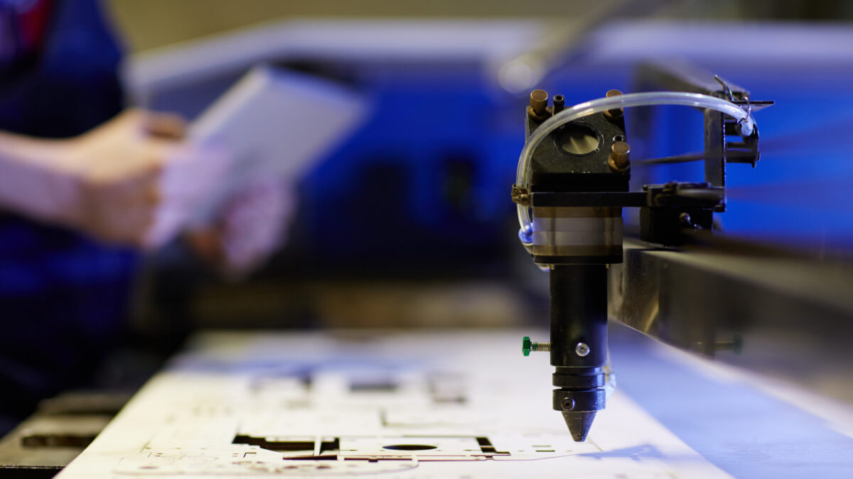 Découpe laser à Toulouse : ce que les professionnels doivent savoir avant de choisir leur prestataire